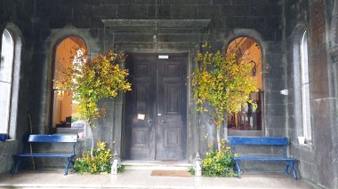 Templehouse Wedding Beech On Steps 380X213