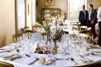 Templehouse Wedding Table Setting 344X230