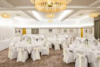 Thameshalfweddingbreakfast 344X230