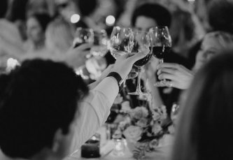 Gara Rock Wedding Cheers 333X229