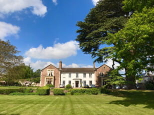 Glewstone Court