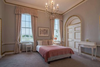 Gosfield Hall Lady Lake Th Large 344X230