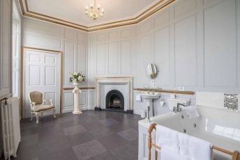 Gosfield Hall Rococco Suite Bathroom Th 3 Large 344X230