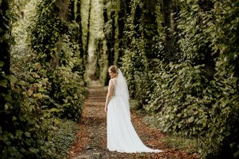 08 Bridal Photos In The Pentillie Castle Gardens Majestic Lime Avenue By Noah Werth 345X230