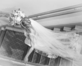 Michellesuttoncelebrant07 287X230