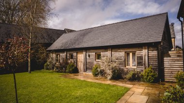 47 Wedding Photography At Upcote Barn Abigail Lewys Lewis Fackrell Photography Websize 380X213