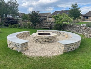 Firepit 306X230