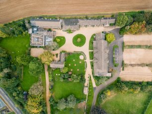 Great Tythe Barn 3 306X230
