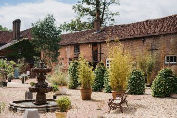 Courtyard Wedding 2023 345X230