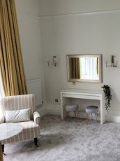 Glam Room 2 172X230