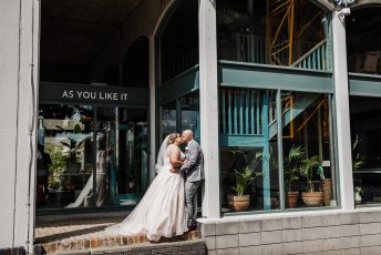 Mr Mrs Thomas 522 344X230