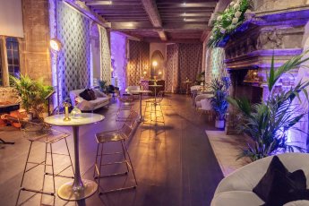 The Salon Drinks Reception 345X230
