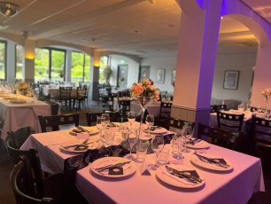 Metropolitan Bushey Glindon Room Wedding 306X230