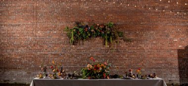 My Lady Garden Wall And Table Flowers Gay Wedding Guide 6 380X174