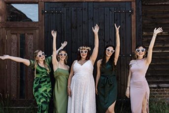 Wedding Party 343X230