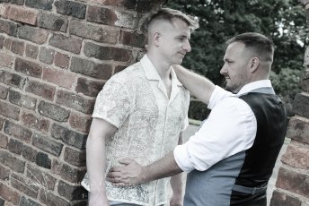 T R Wedding Copyright 30 344X230