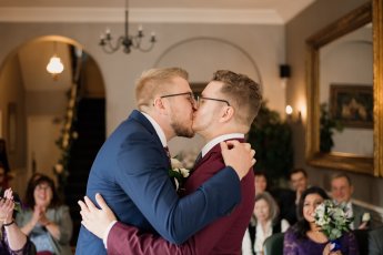 Staffordshire Wedding Photography0 5 345X230