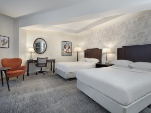 Manwp Family Room3 306X230