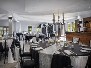 Manwp Terrace Suite Dinner2 306X229
