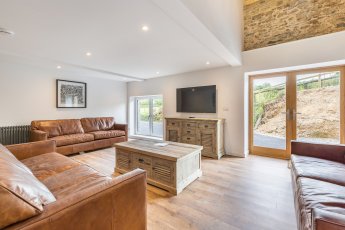 Great Barn Living Room 345X230