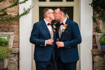 Lyde Court Wedding Photographer Pedge Photography Craig Alex 24 102 344X230