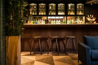 Sheridan Bar 345X230
