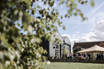 Sarah And James 508 345X230